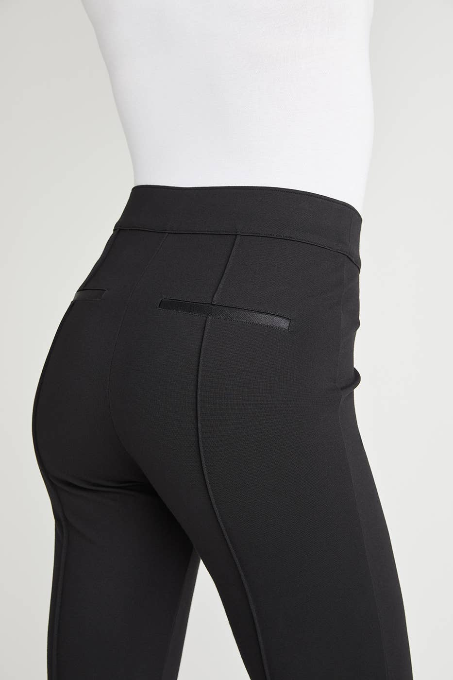 Yummie - Ponte Slim Straight Leg Pant: Black / M